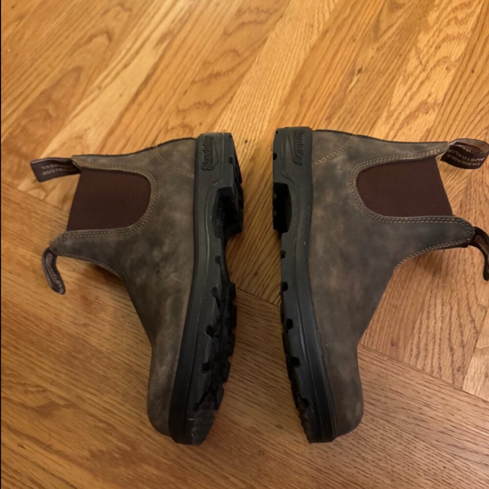 Blundstone Chelsea Boots, Rustic Brown Leather, size 5 (Australian).